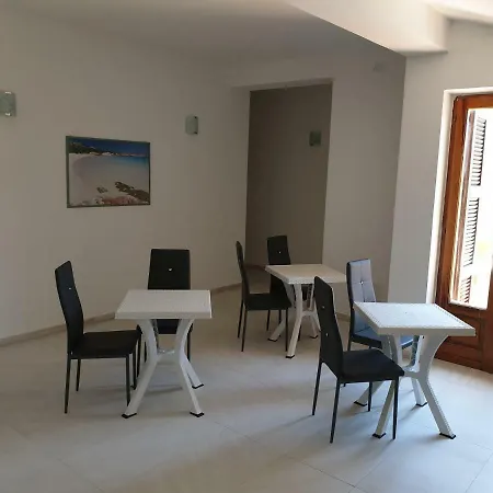 Tra Rocce E Mare 住宿加早餐酒店 4*