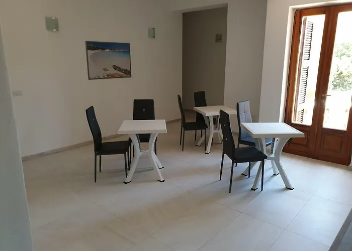 Guest House Tra Rocce E Mare Bed & Breakfast La Maddalena (Sassari)