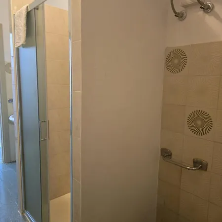 Tra Rocce E Mare Oda ve Kahvaltı La Maddalena (Sassari)