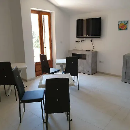 Tra Rocce E Mare Panzió 4*