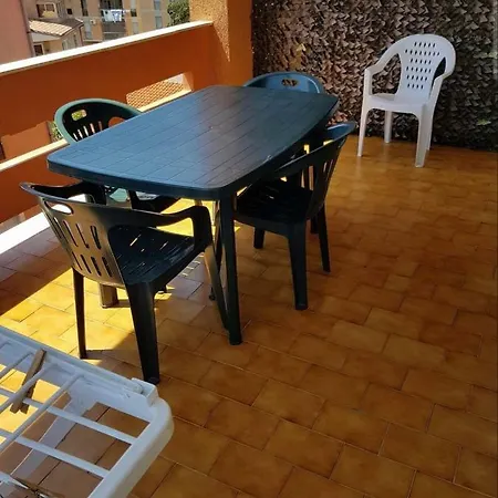 فندق مبيت وإفطار Tra Rocce E Mare لا ماداّلينا