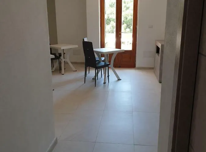 Tra Rocce E Mare Panzió La Maddalena