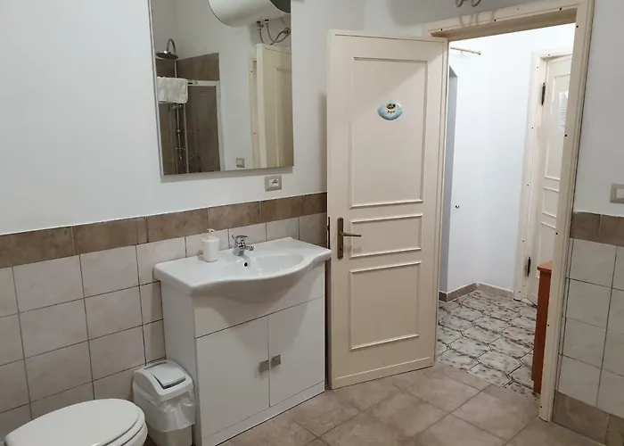 Tra Rocce E Mare La Maddalena